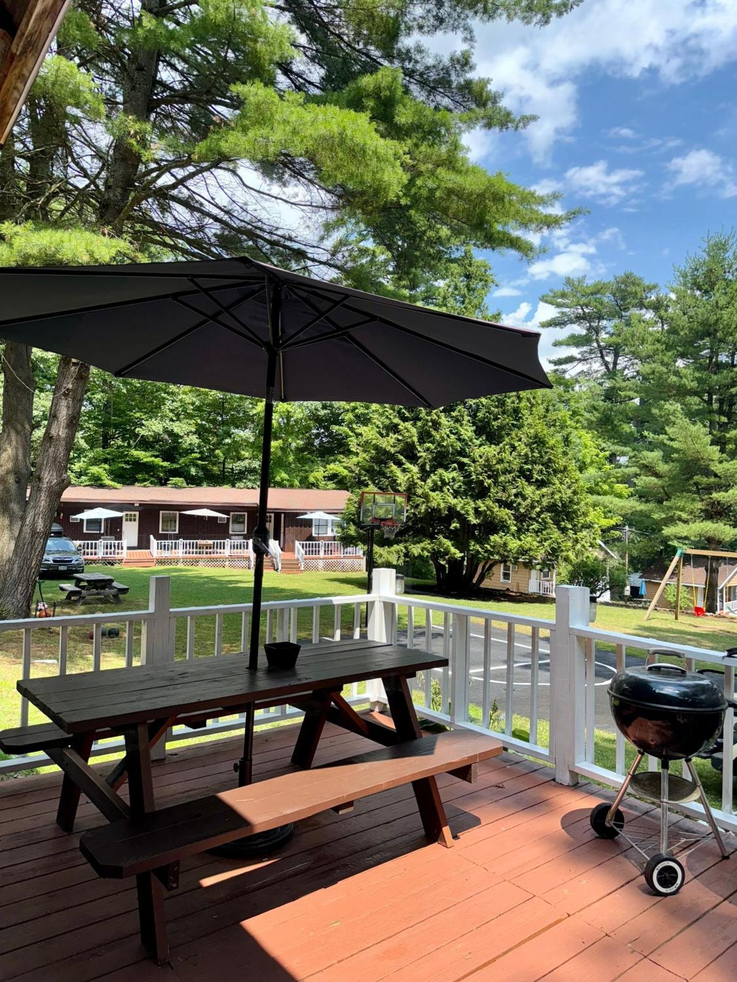 Rock Castle Resort Lake George Exterior photo