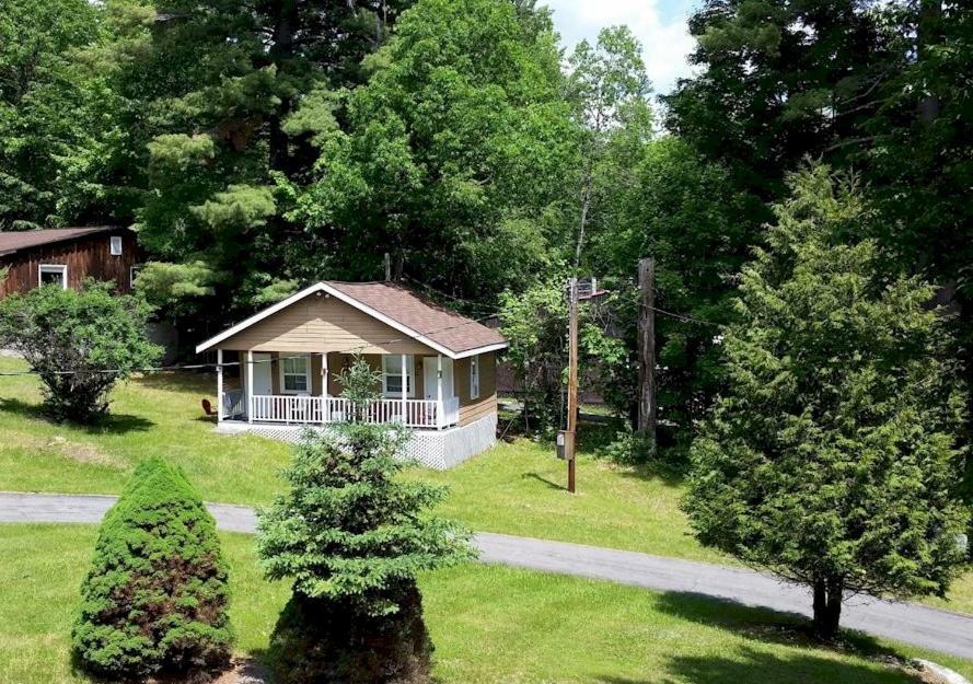 Rock Castle Resort Lake George Exterior photo