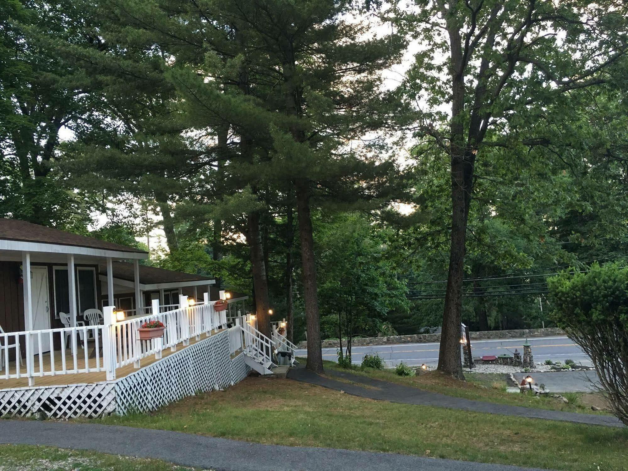 Rock Castle Resort Lake George Exterior photo