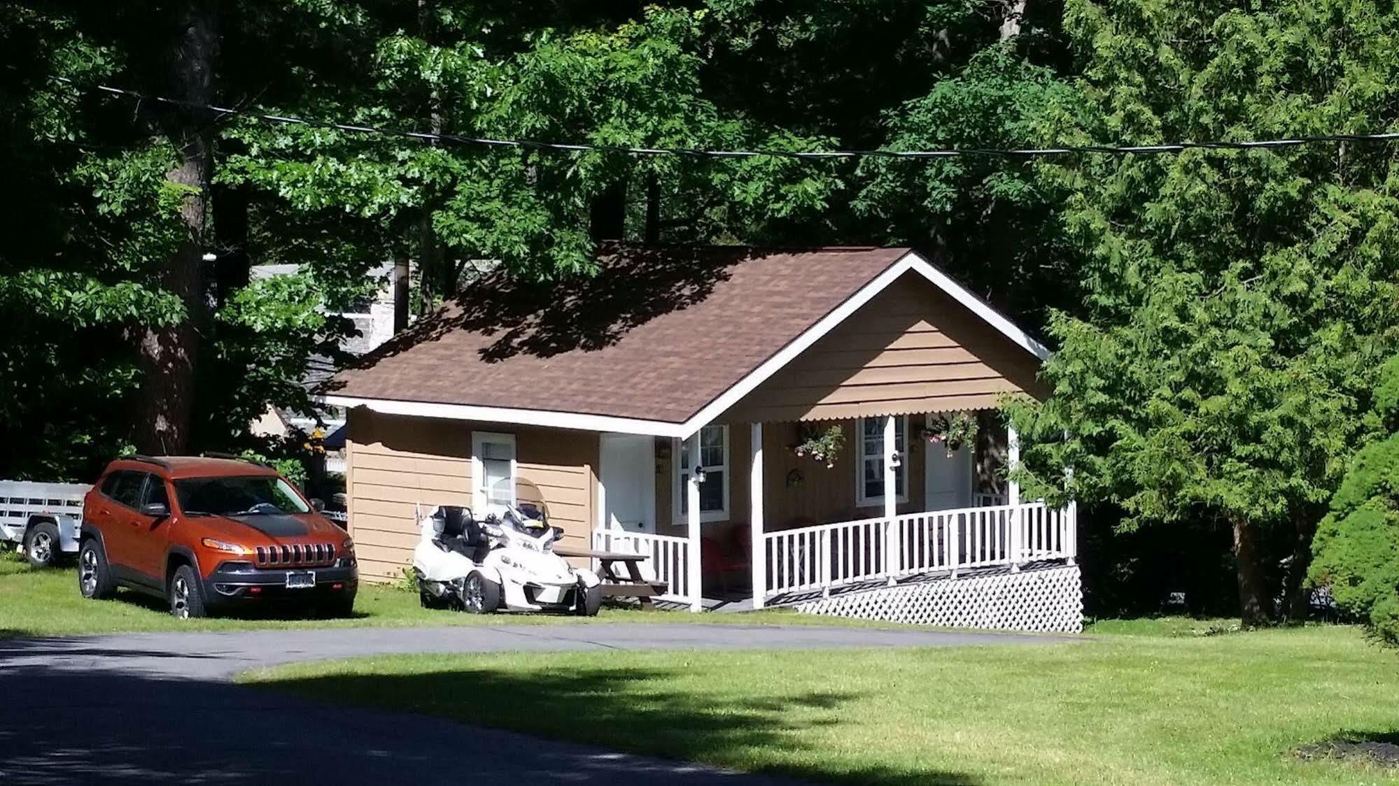 Rock Castle Resort Lake George Exterior photo