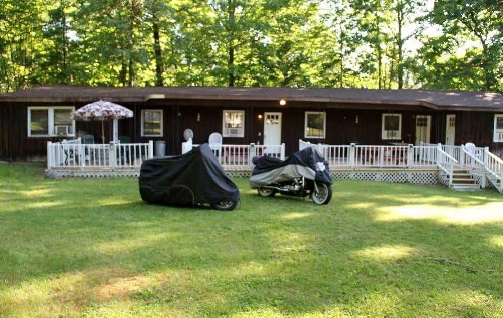 Rock Castle Resort Lake George Exterior photo