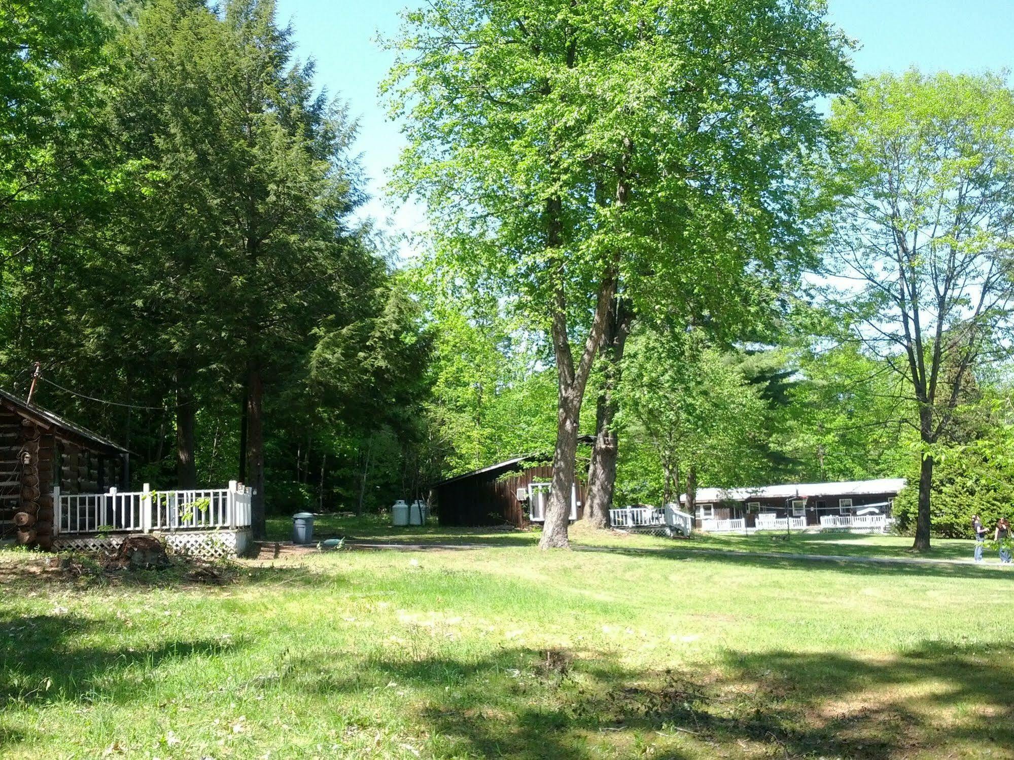 Rock Castle Resort Lake George Exterior photo